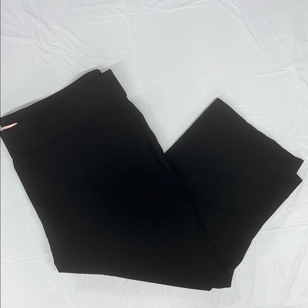 EVRI Plus Size 20W Black Pull On Stretch Capri Pants